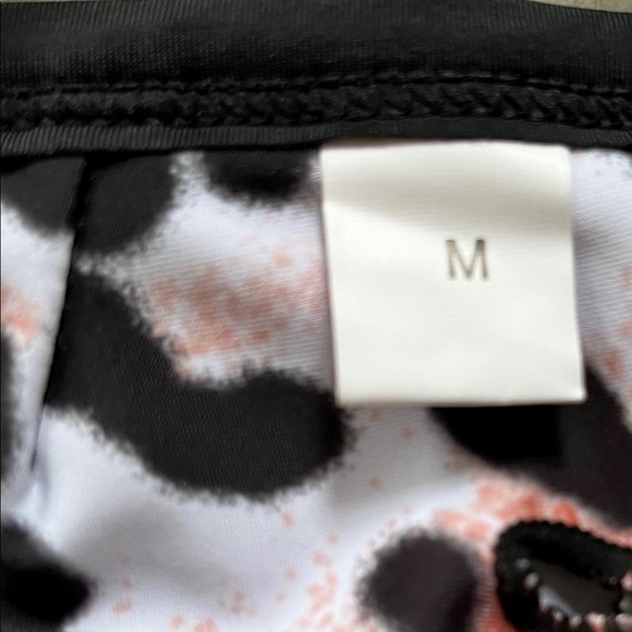NWOT Black Leopard Print One Shoulder Bikini Size Medium - Picture 4 of 5